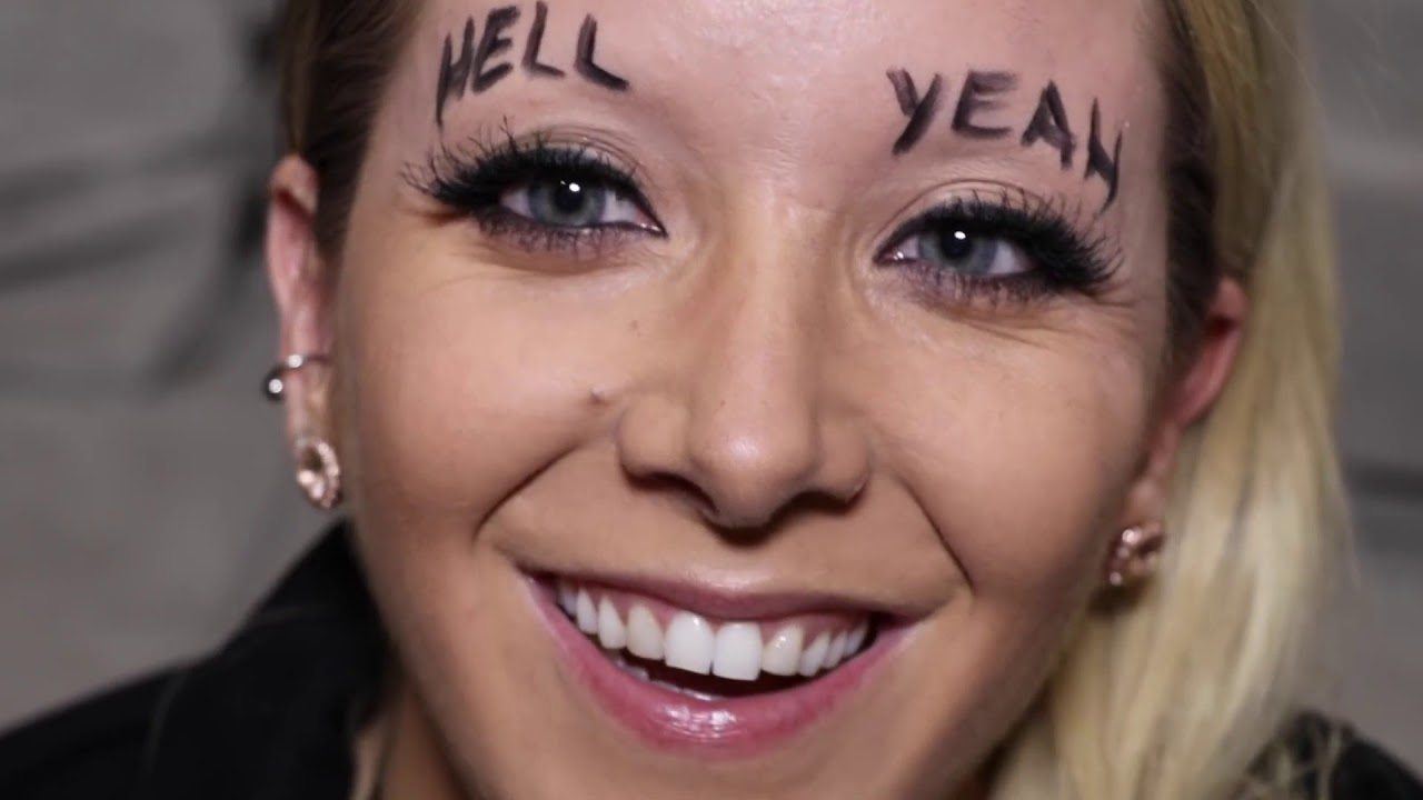 jenna marbles coloring her hair blue