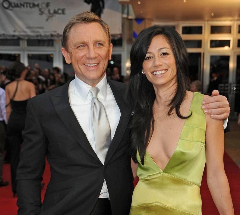 Worth daniel craig net Daniel Craig